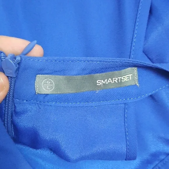 Dress - Picture 3 of 3